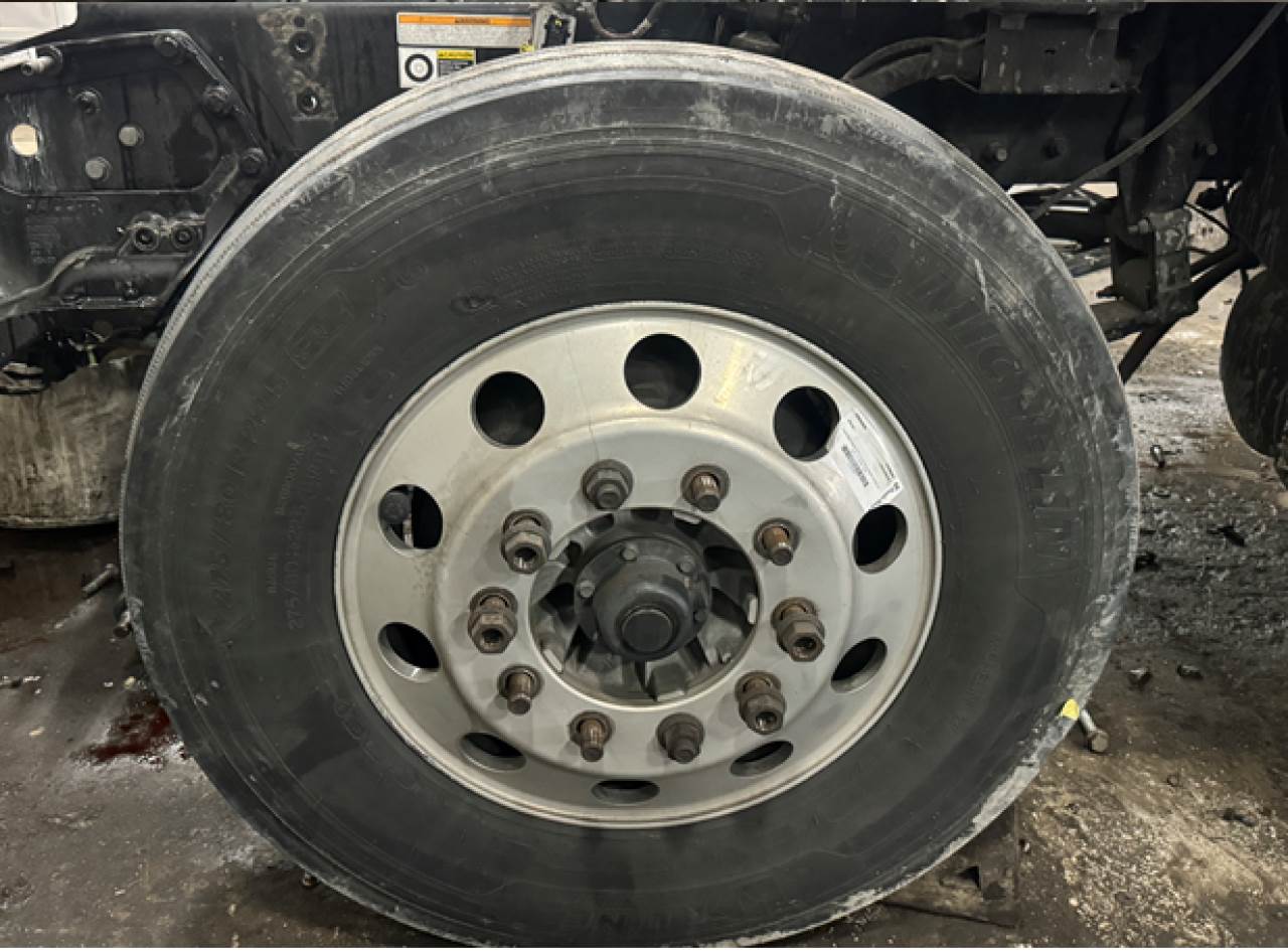 2017 Peterbilt 579 Tire For Sale Council Bluffs, IA 25605279