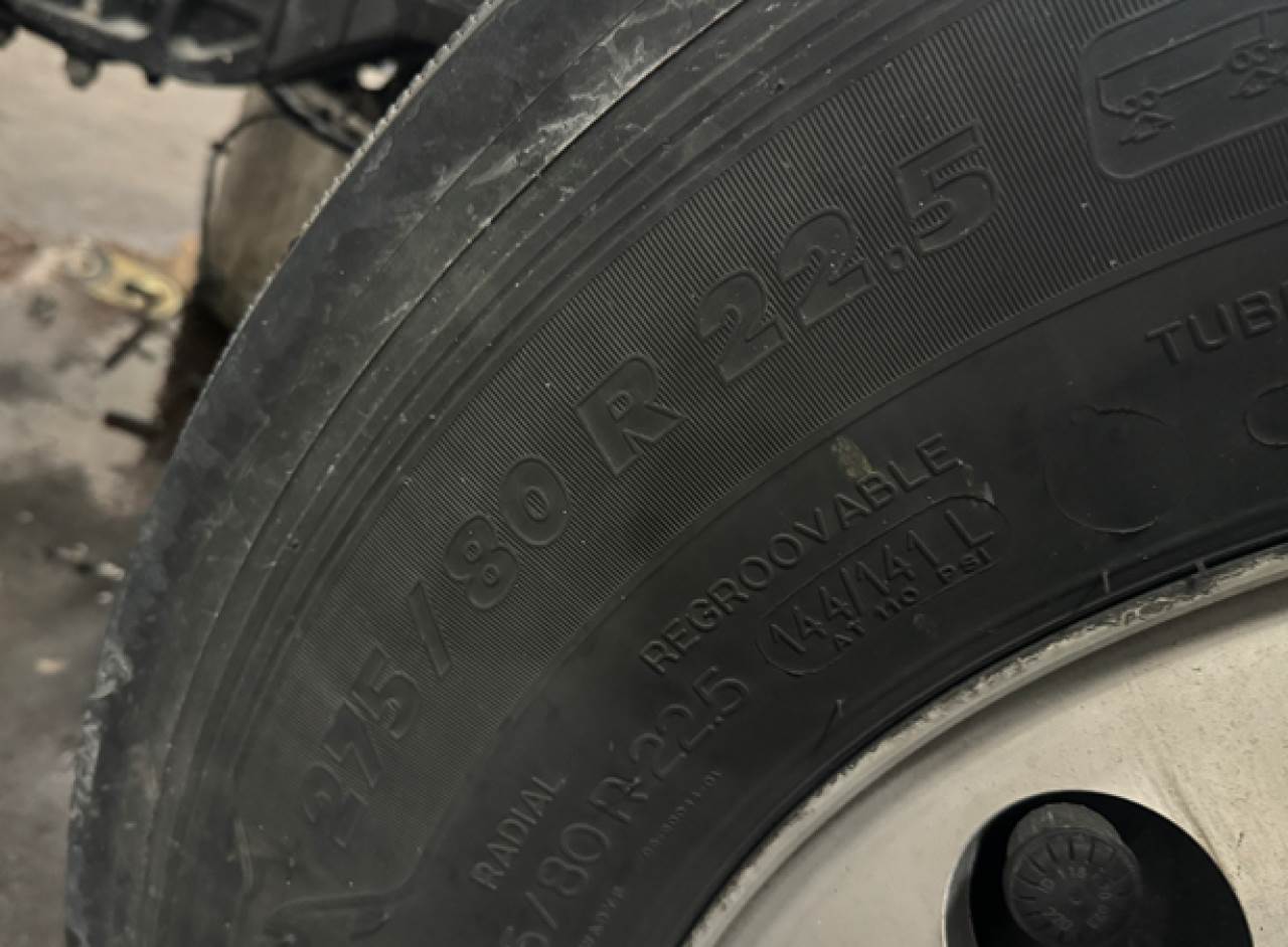 2017 Peterbilt 579 Tire For Sale Council Bluffs, IA 25605279