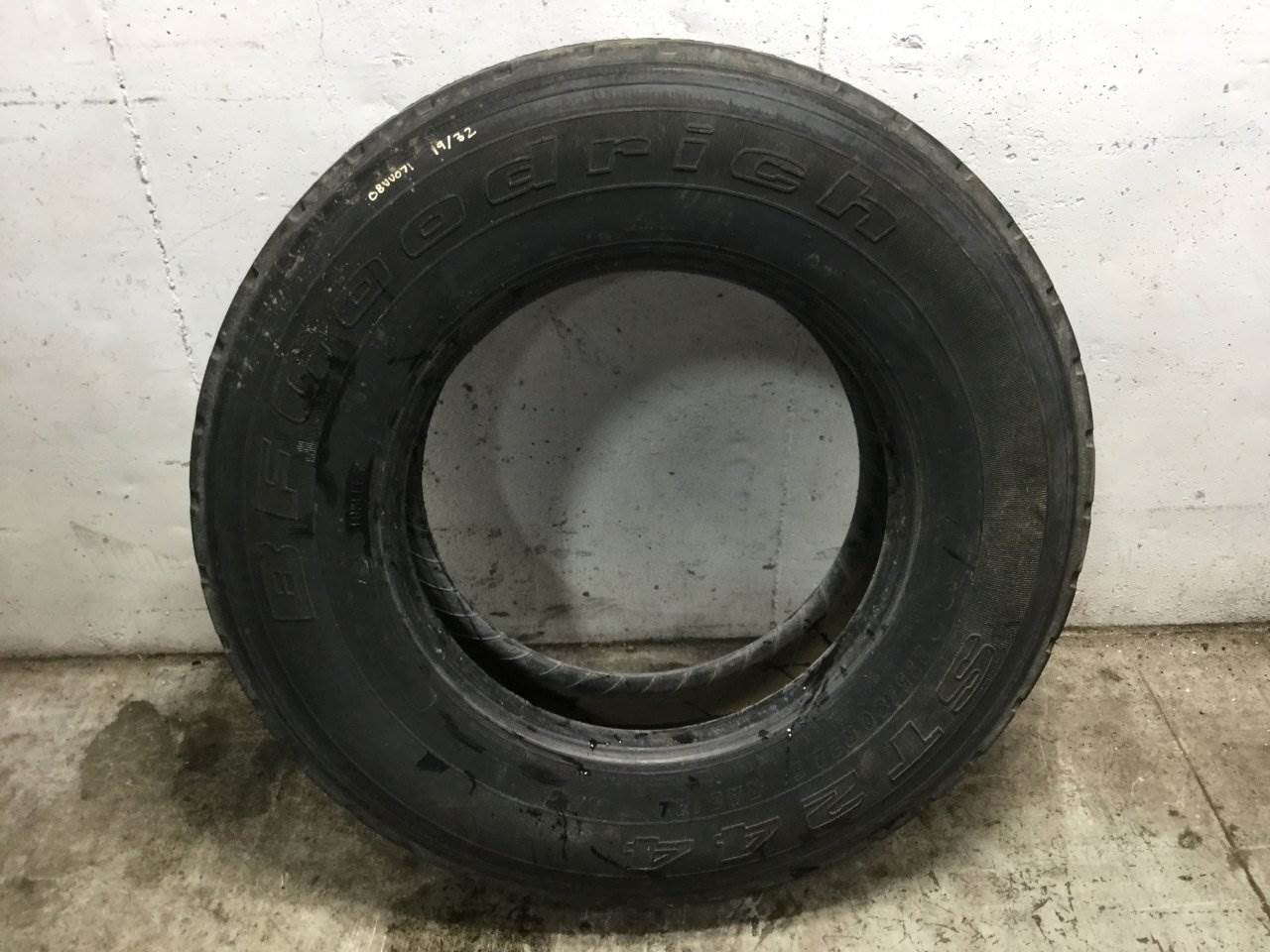 2008 Volvo VNL Tire For Sale Sioux Falls, SD 25225077