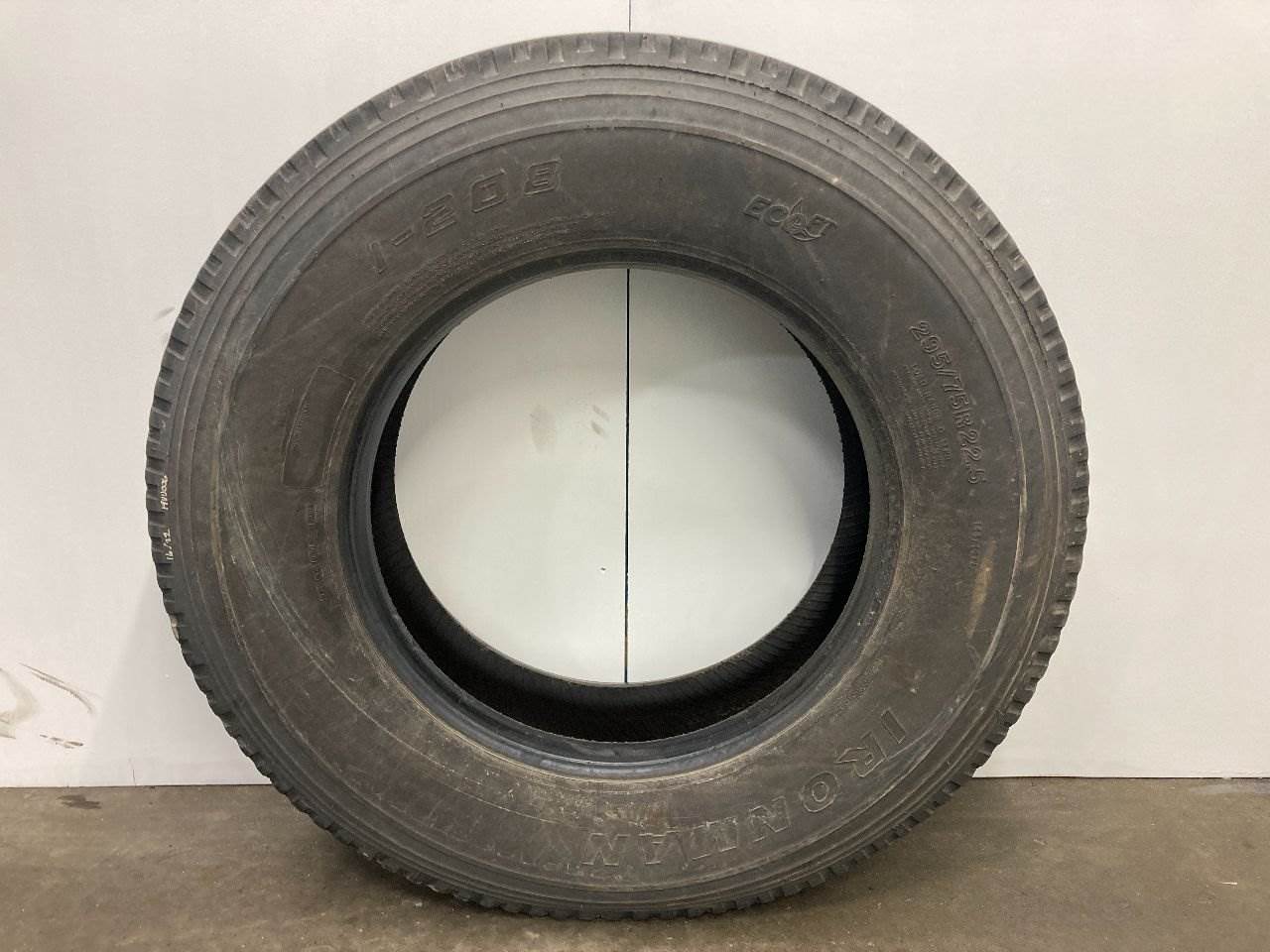 2019 Volvo VNL Tire For Sale Sioux Falls, SD 25428291