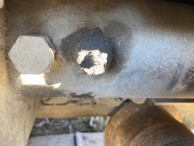 Caterpillar 325L Track Tensioner / Adjuster