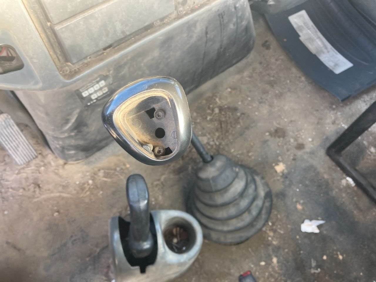 2002 Eaton FS5406N Transmission Shift Lever for a International 4300