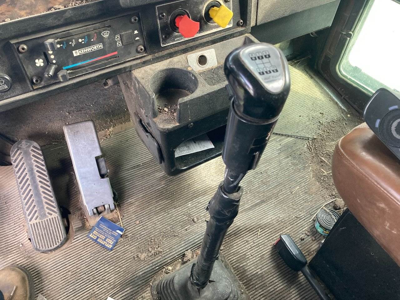 1998 Fuller FRO15210C Transmission Shift Lever for a Kenworth T600 For