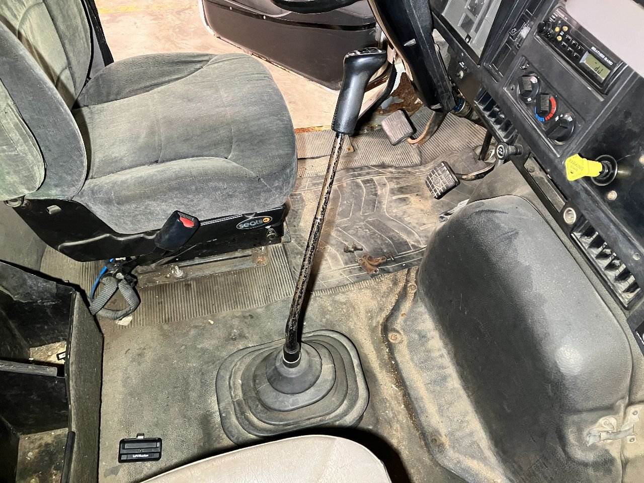 2000 Spicer (TTC) ESO667B Transmission Shift Lever for a International