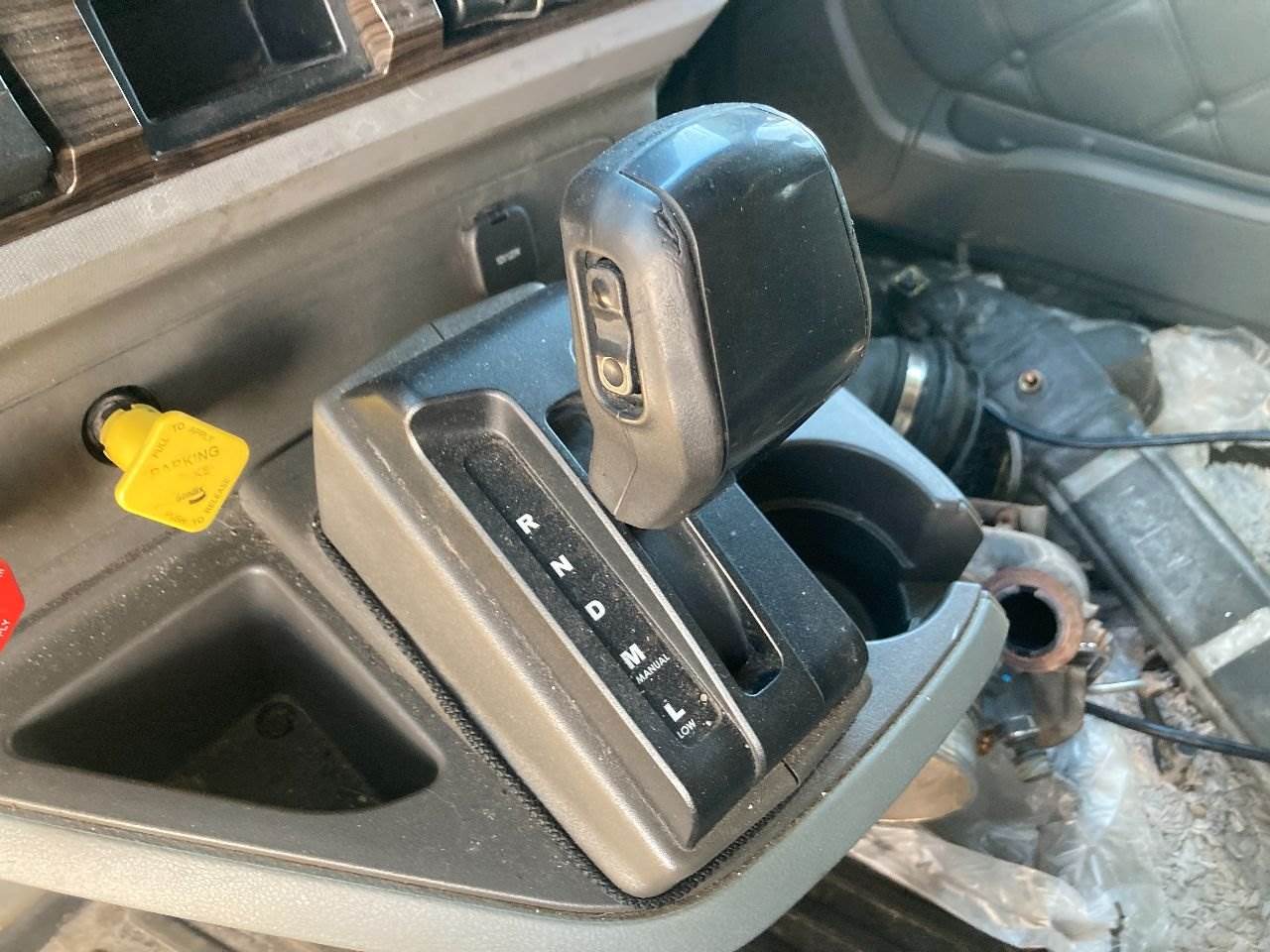 2017 Fuller FO16E310CLAS Transmission Shifter for a Kenworth T680 For