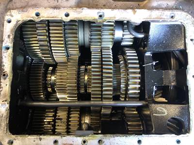 Fuller FAOM15810S-EP3 Transmission for a Peterbilt 579