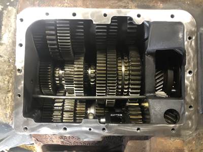 Fuller FO16E310C-LAS Transmission for a Peterbilt 386
