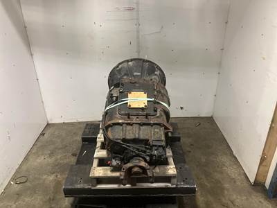 Fuller RTOC16909A Transmission for a Kenworth T680