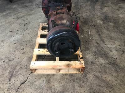 Spicer (TTC) ES52-7A Transmission for a International 4900