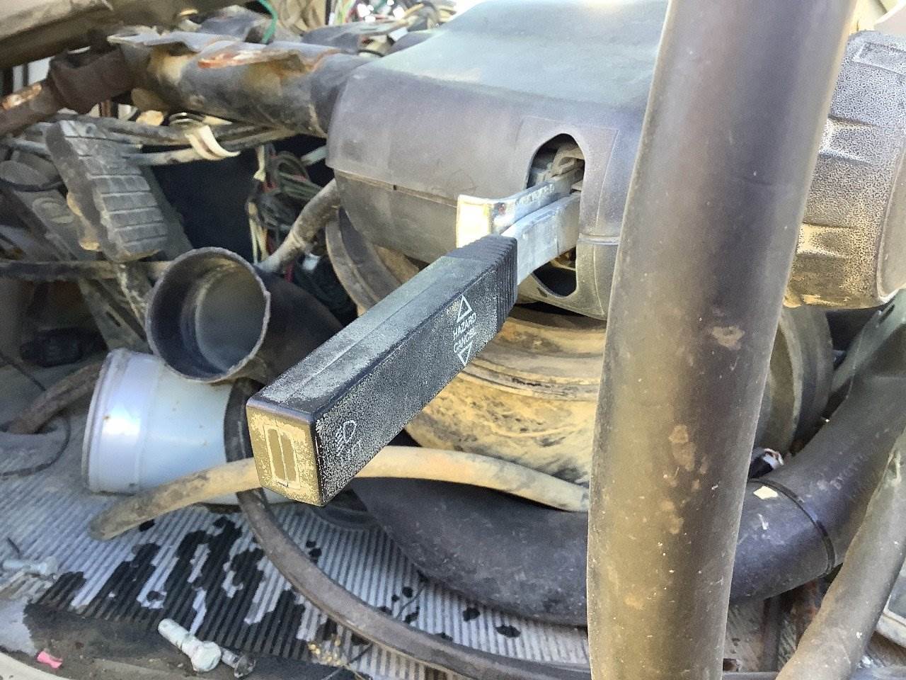 2001 Peterbilt 379 Turn Signal Switch For Sale Des Moines, IA