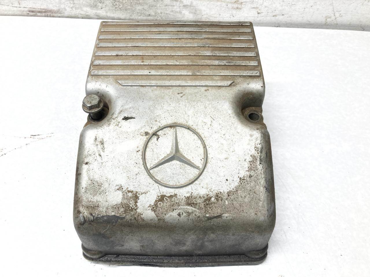 2007 MercedesBenz MBE 4000 Valve Cover for a Western Star 4900EX For