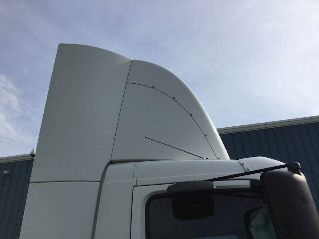 1999 Volvo VNL Wind Deflector For Sale Kansas City, MO 24765674