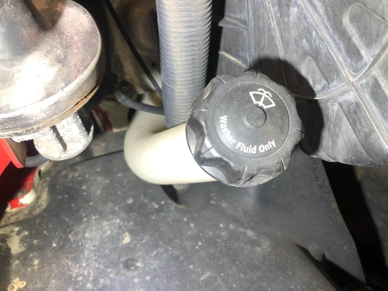 2011 Freightliner Cascadia Windshield Washer Reservoir For Sale Sioux