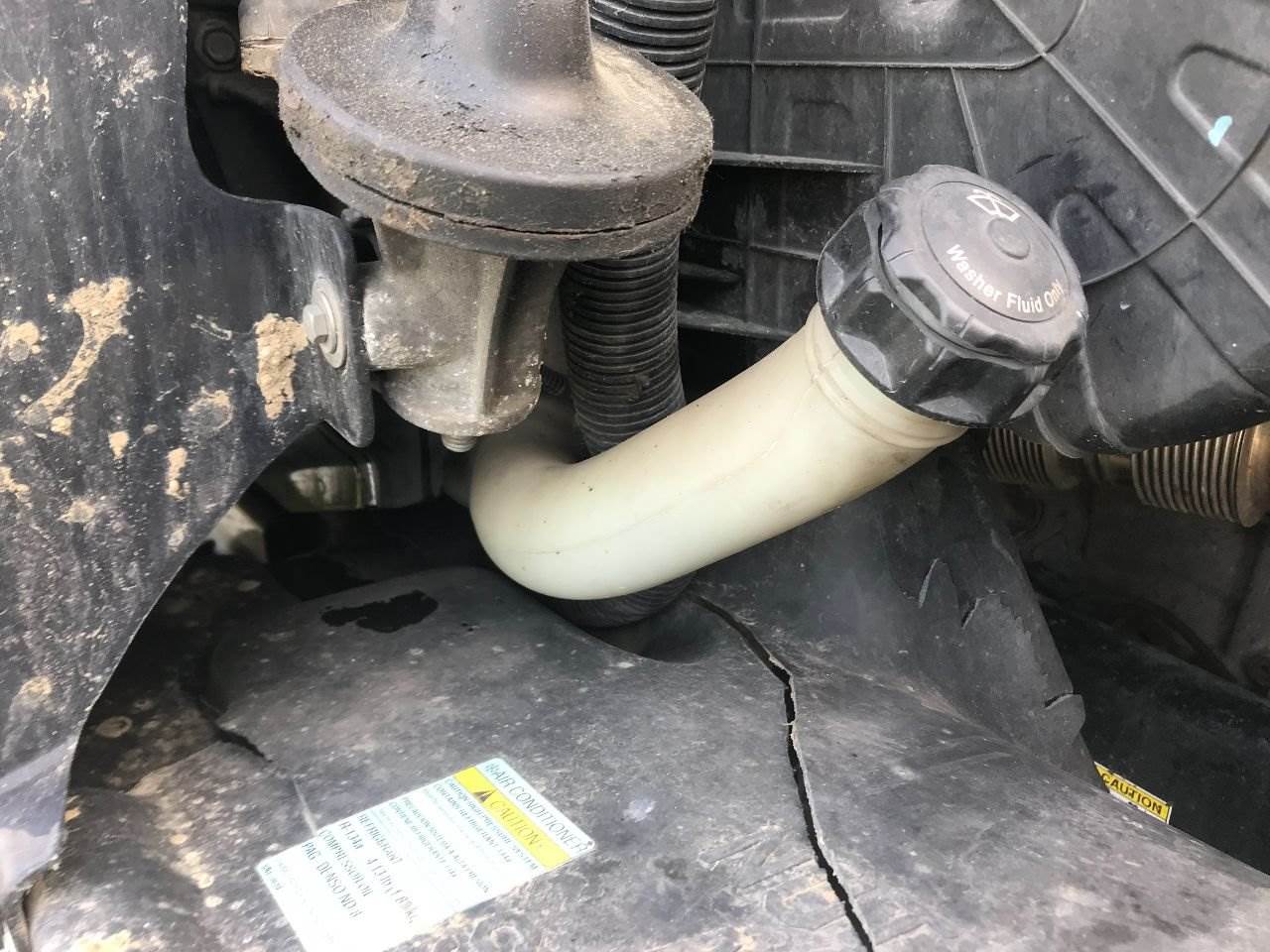 2017 Freightliner Cascadia Windshield Washer Reservoir For Sale Kansas City, MO 25442367