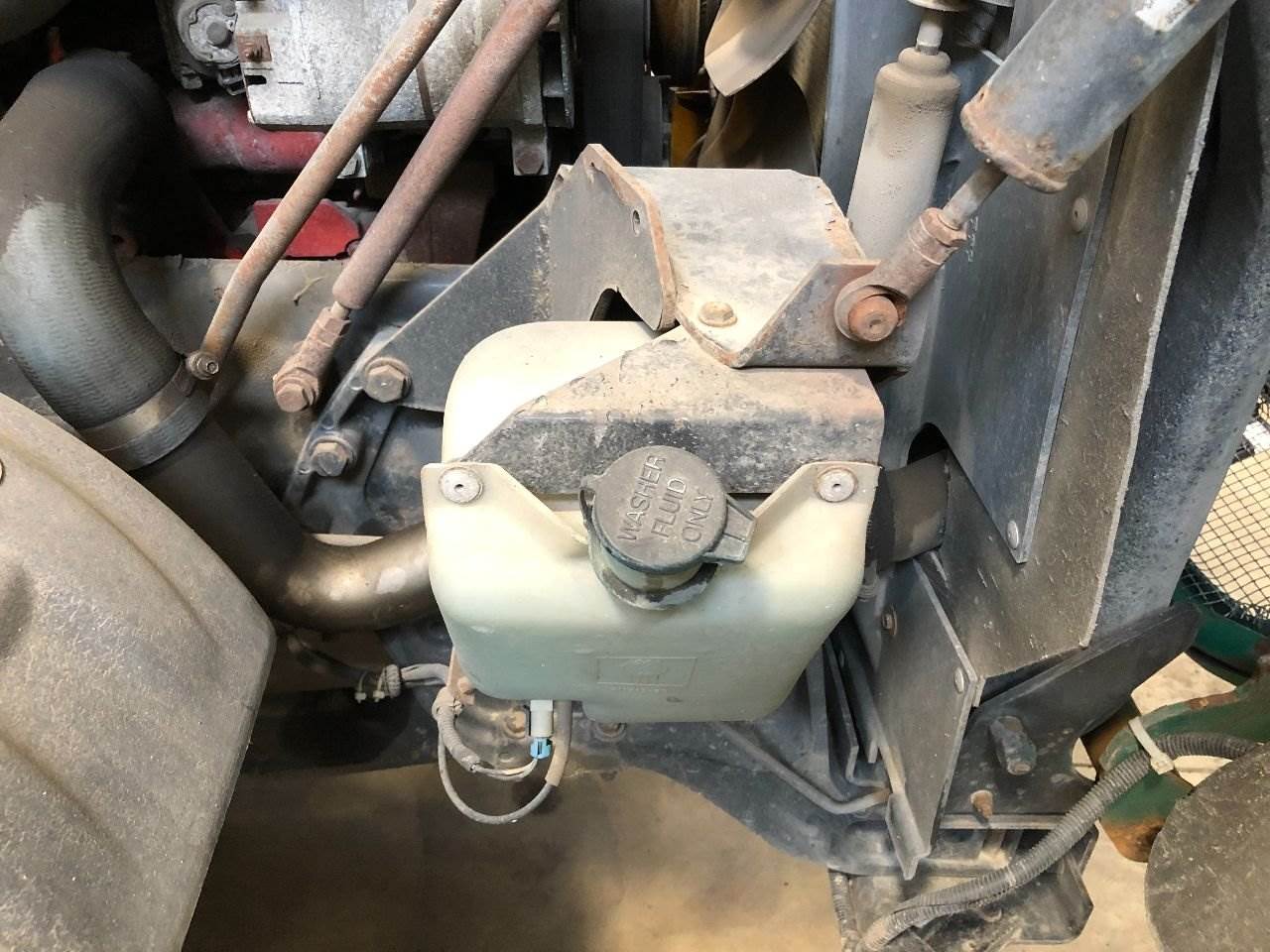 2006 Kenworth T2000 Windshield Washer Reservoir For Sale Winimac, IN