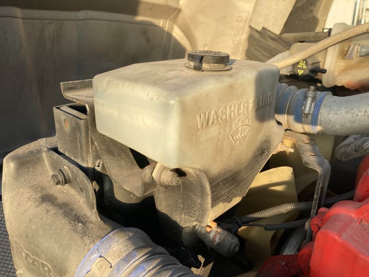 2016 Kenworth T680 Windshield Washer Reservoir For Sale Des Moines