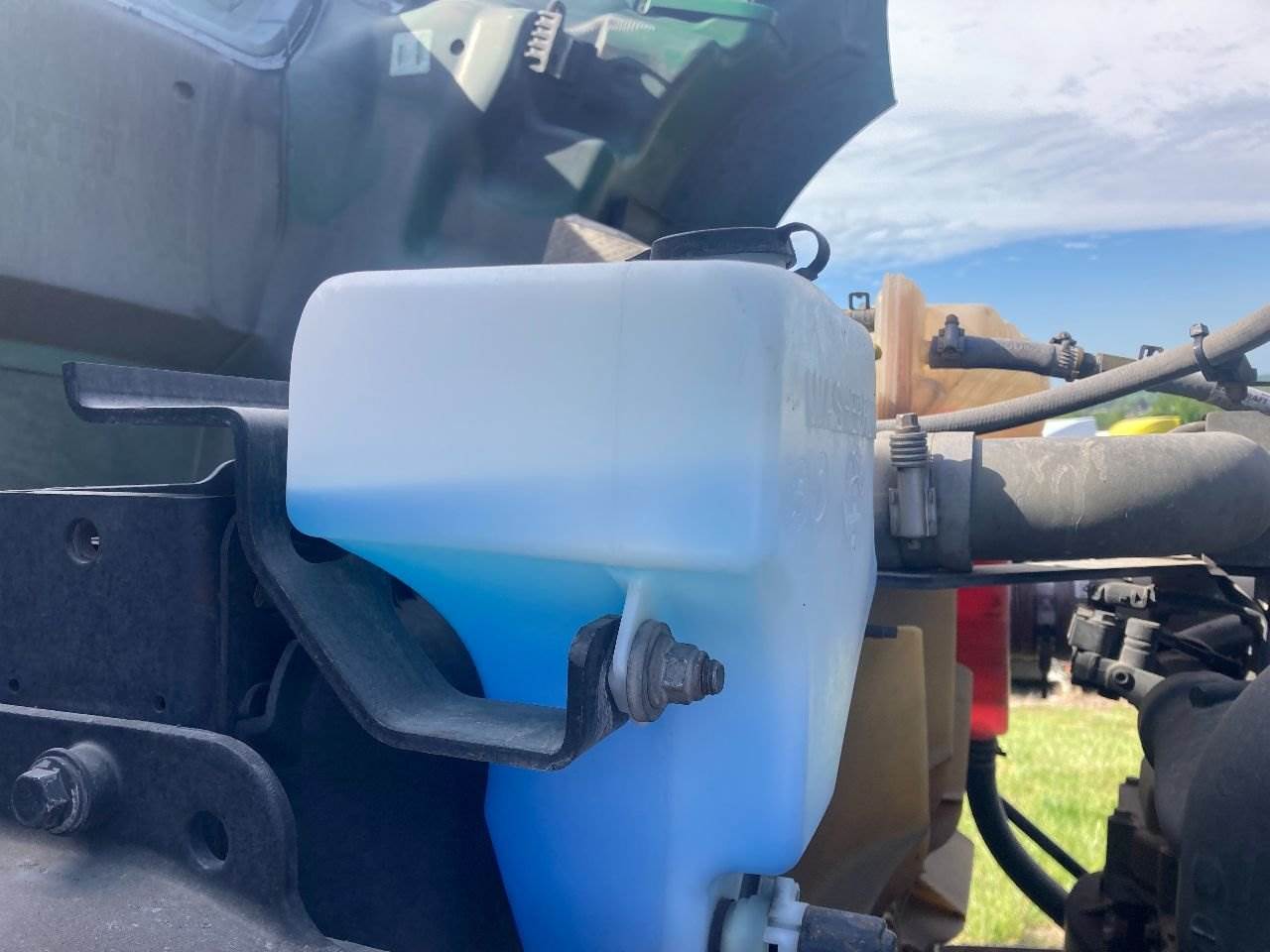 2014 Kenworth T680 Windshield Washer Reservoir For Sale Kansas City