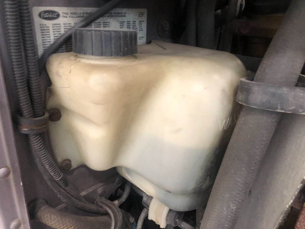 2007 Peterbilt 379 Windshield Washer Reservoir For Sale Winimac, IN