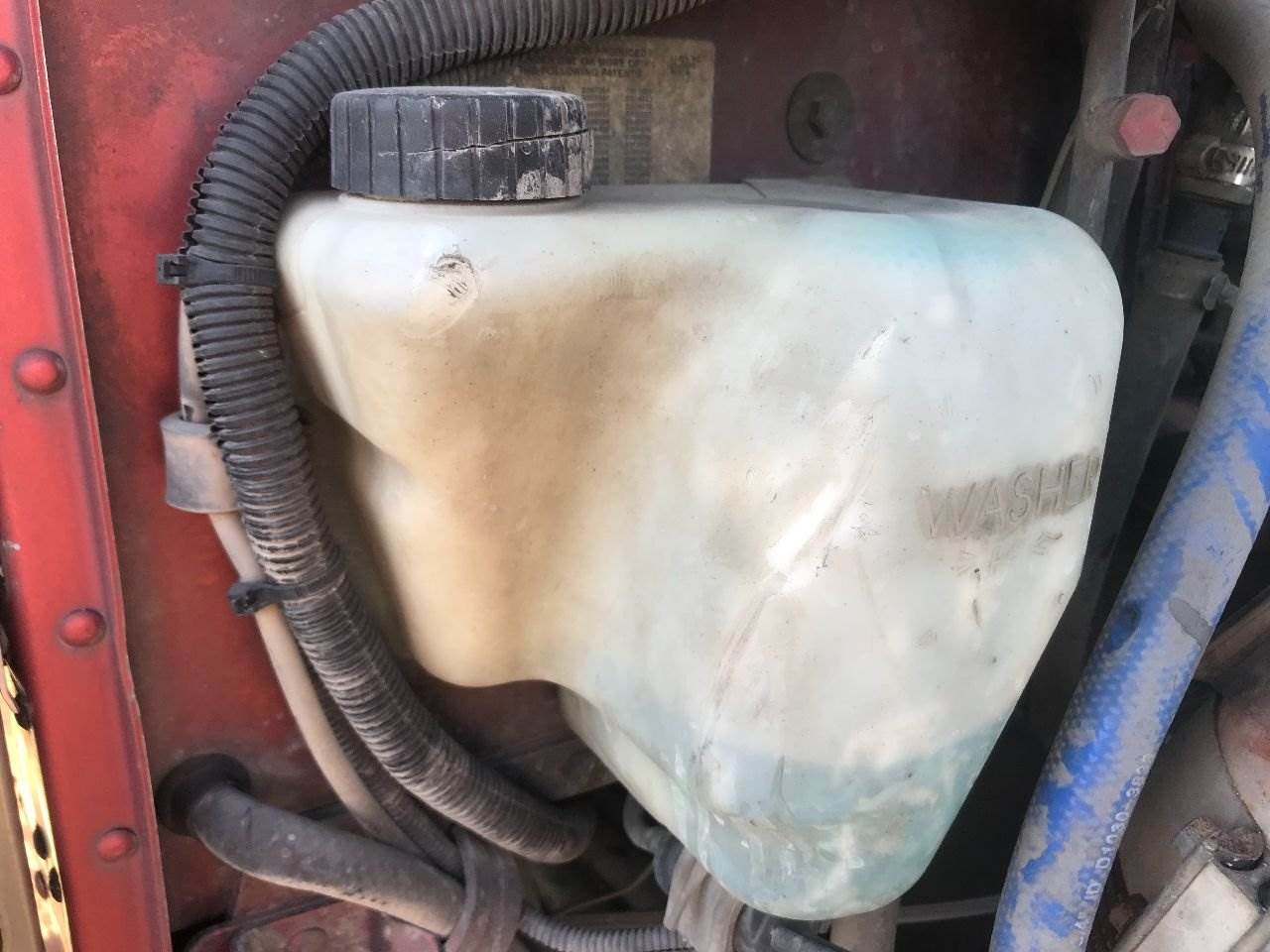 2002 Peterbilt 379 Windshield Washer Reservoir For Sale Kansas City