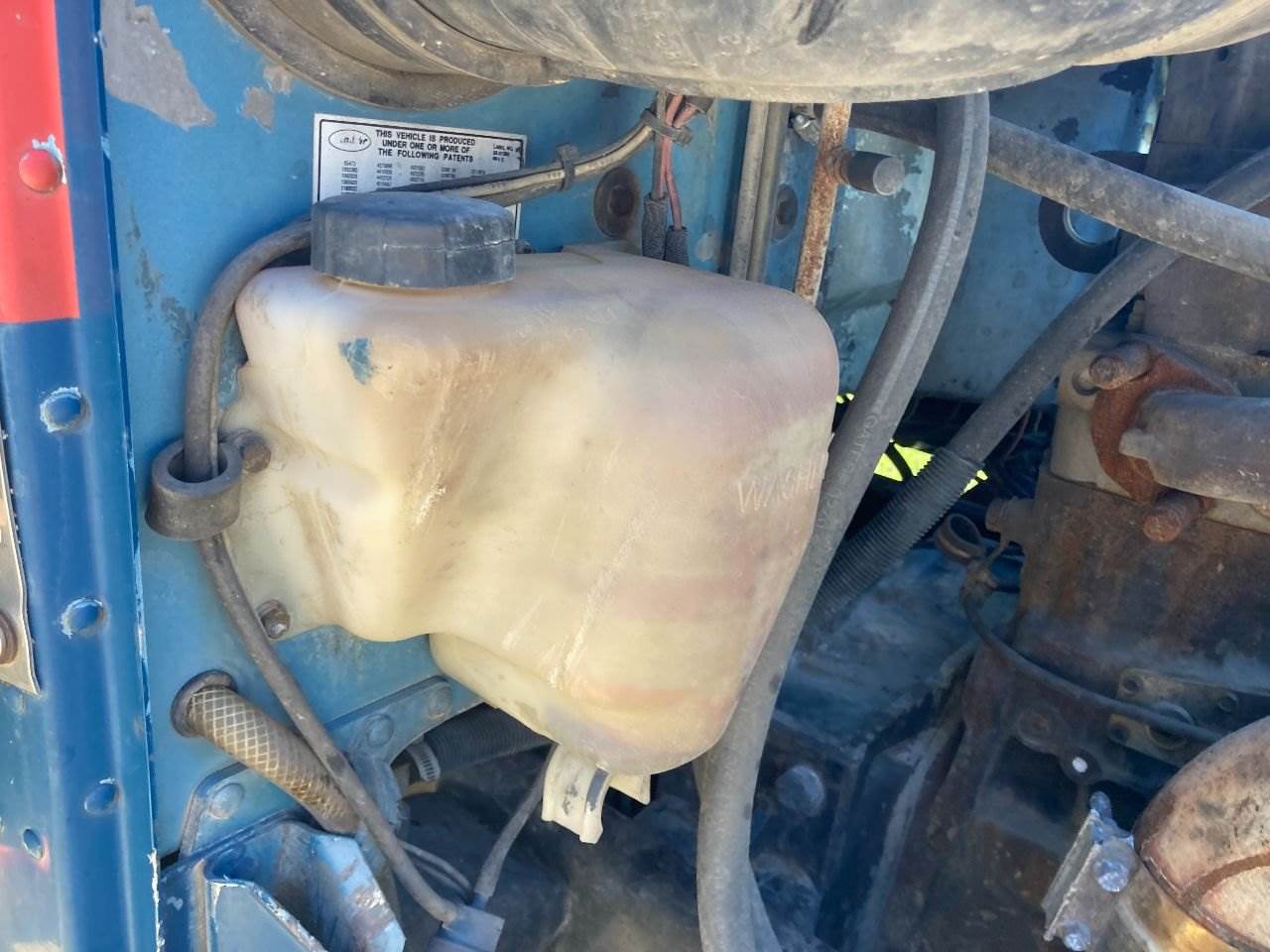 1997 Peterbilt 379 Windshield Washer Reservoir For Sale Kansas City