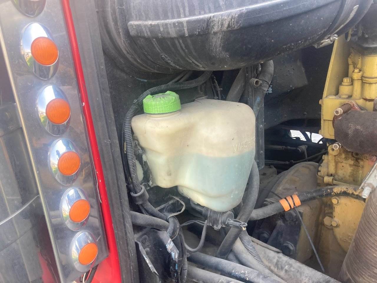 1999 Peterbilt 379 Windshield Washer Reservoir For Sale Kansas City, MO 25461791
