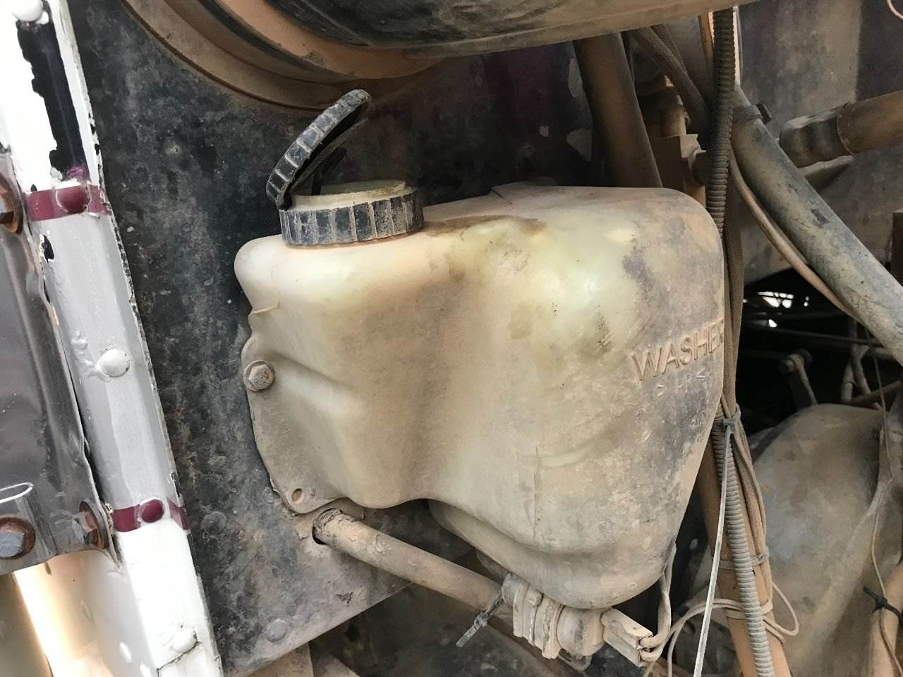 1987 Peterbilt 379 Windshield Washer Reservoir For Sale Kansas City, MO 25537477