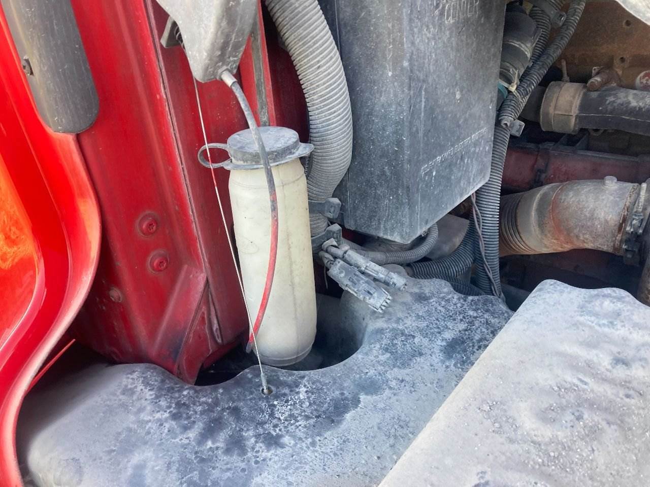 2007 Peterbilt 387 Windshield Washer Reservoir For Sale Kansas City, MO 25530154