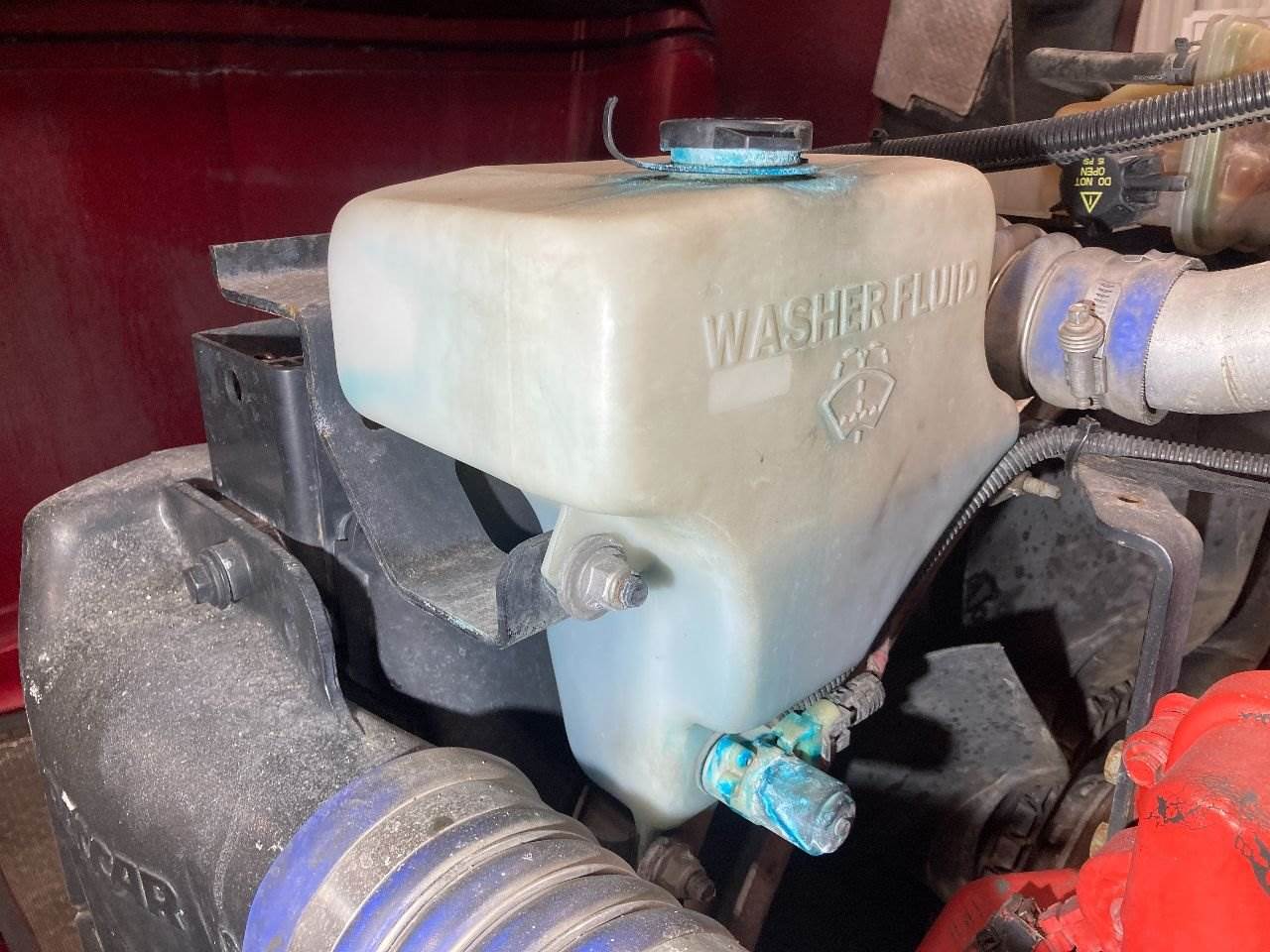 2017 Peterbilt 579 Windshield Washer Reservoir For Sale Sioux Falls
