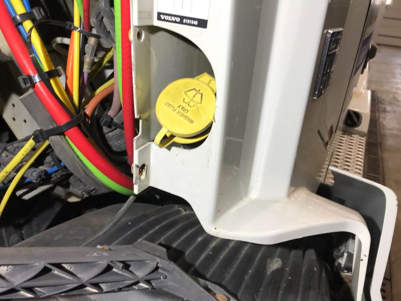 2008 Volvo VNL Windshield Washer Reservoir For Sale Sioux Falls, SD