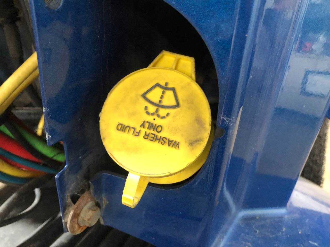 2006 Volvo VNL Windshield Washer Reservoir For Sale Winimac, IN