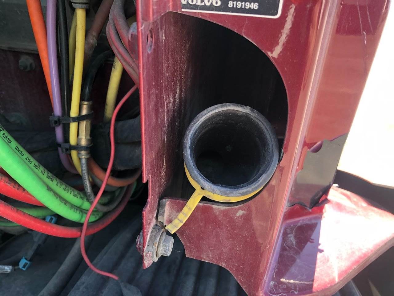 2005 Volvo VNL Windshield Washer Reservoir For Sale Des Moines, IA