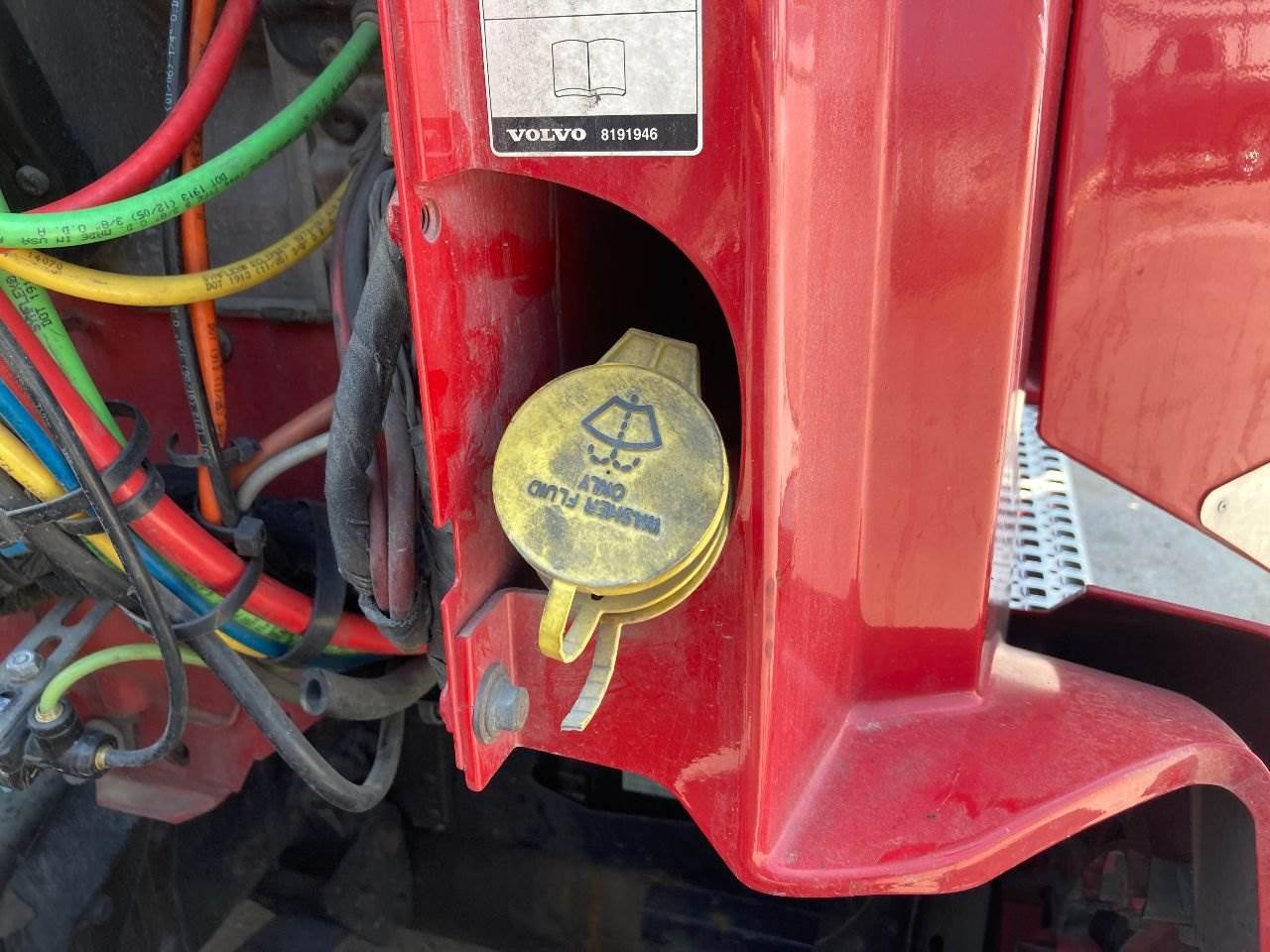 2007 Volvo VNL Windshield Washer Reservoir For Sale Des Moines, IA