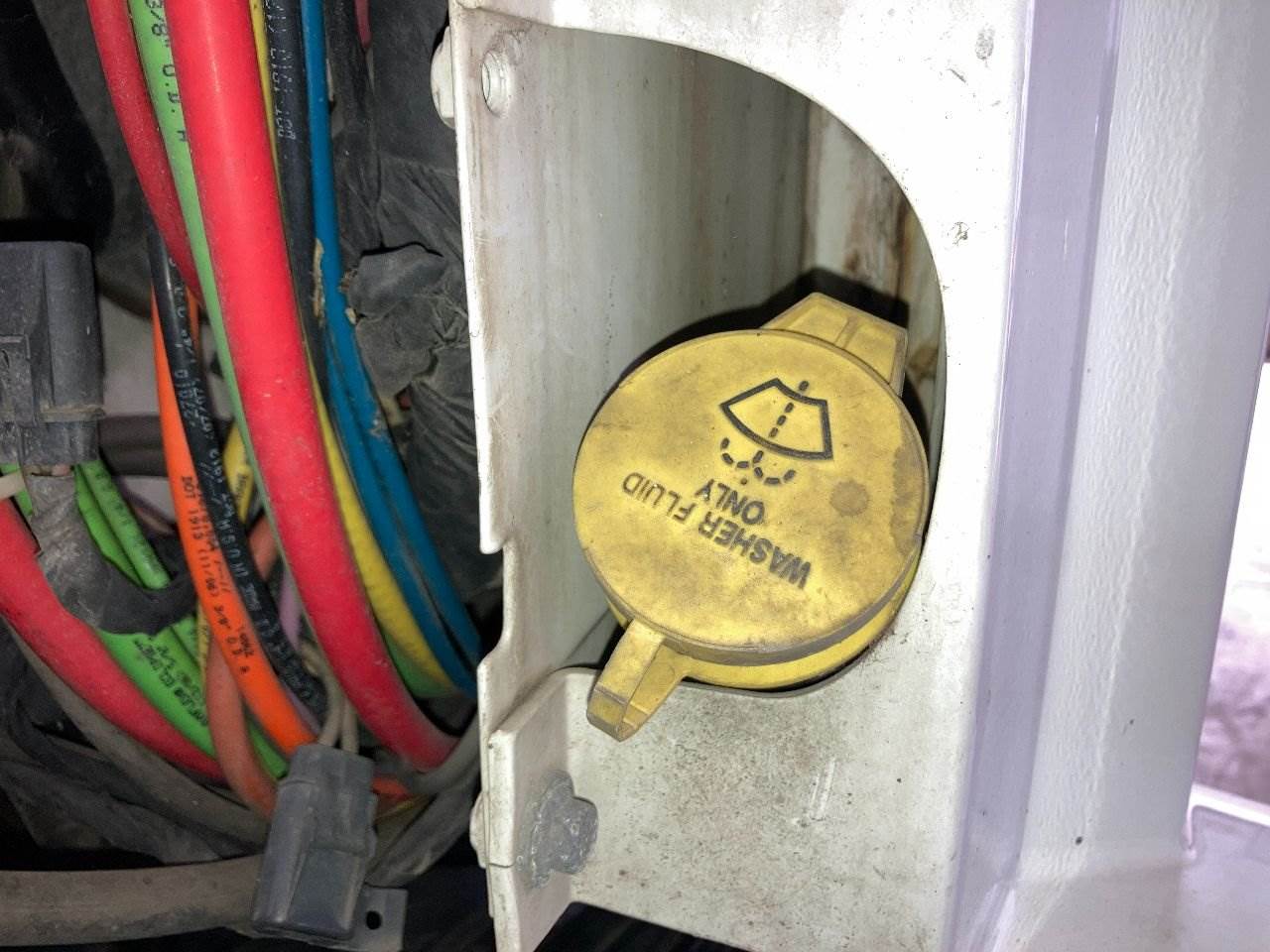 2008 Volvo VNL Windshield Washer Reservoir For Sale Winimac, IN