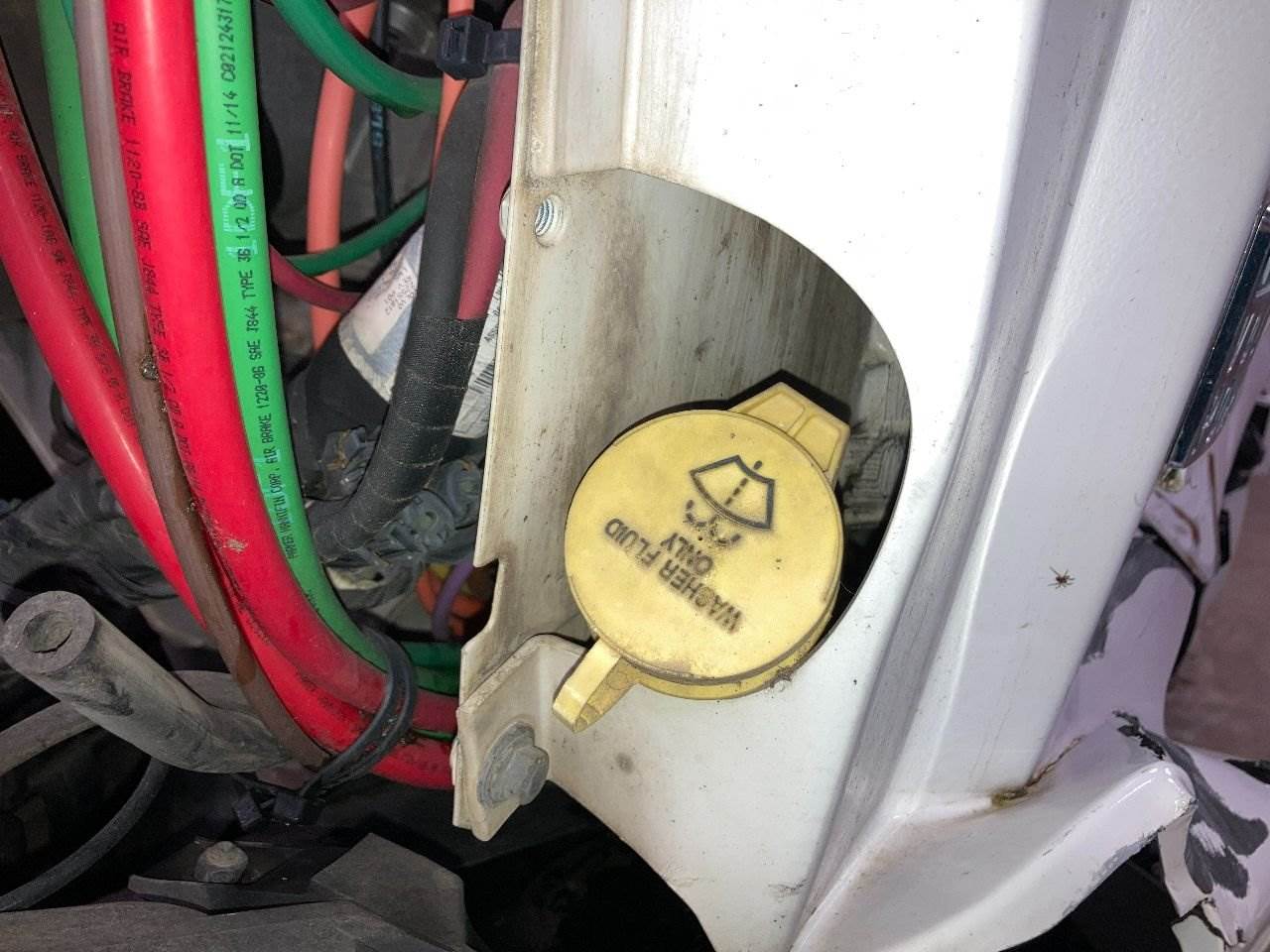 2015 Volvo VNL Windshield Washer Reservoir For Sale Winimac, IN