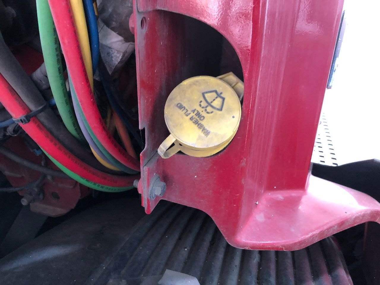 2015 Volvo VNL Windshield Washer Reservoir For Sale Winimac, IN