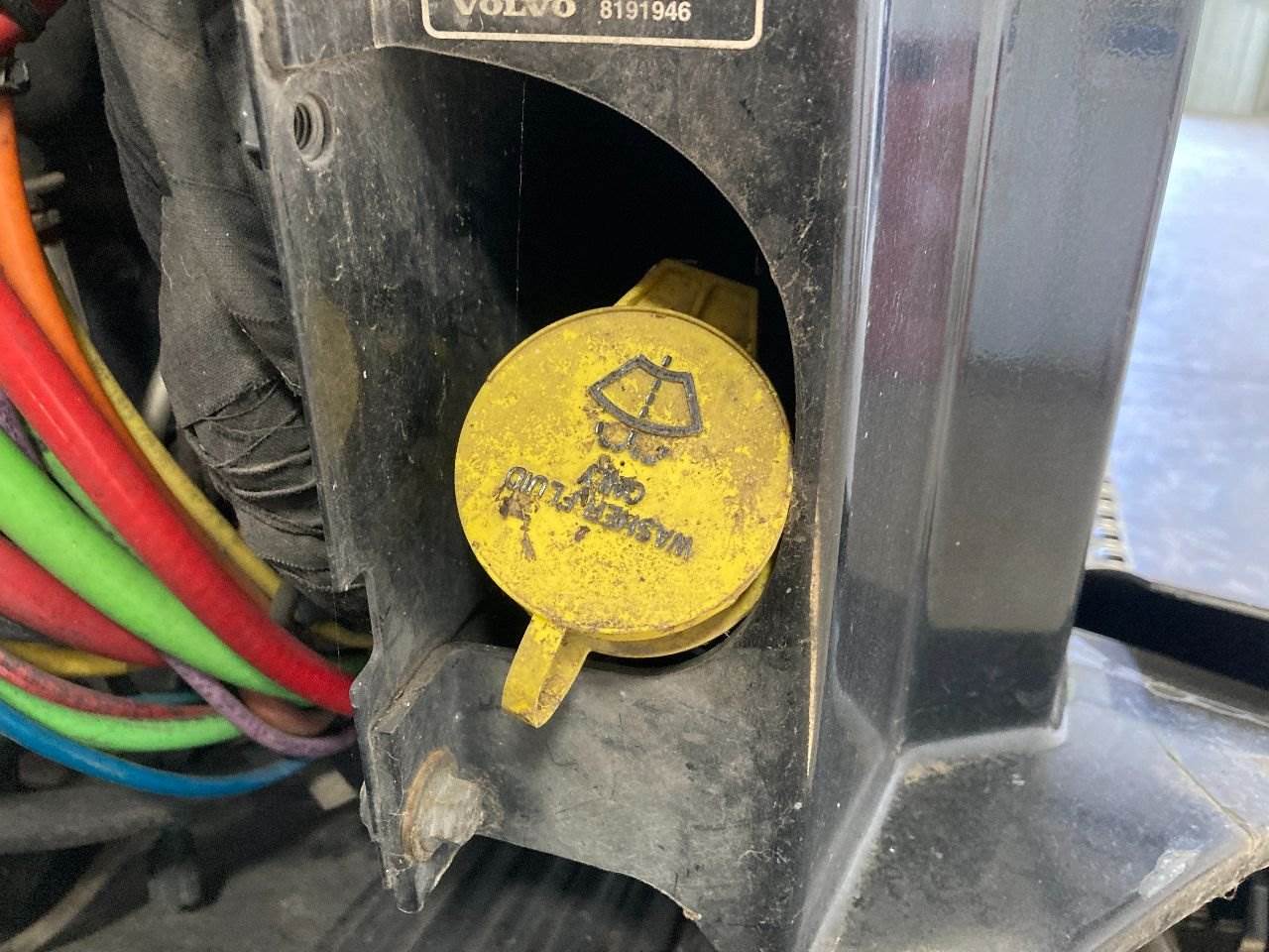 2006 Volvo VNL Windshield Washer Reservoir For Sale Winimac, IN