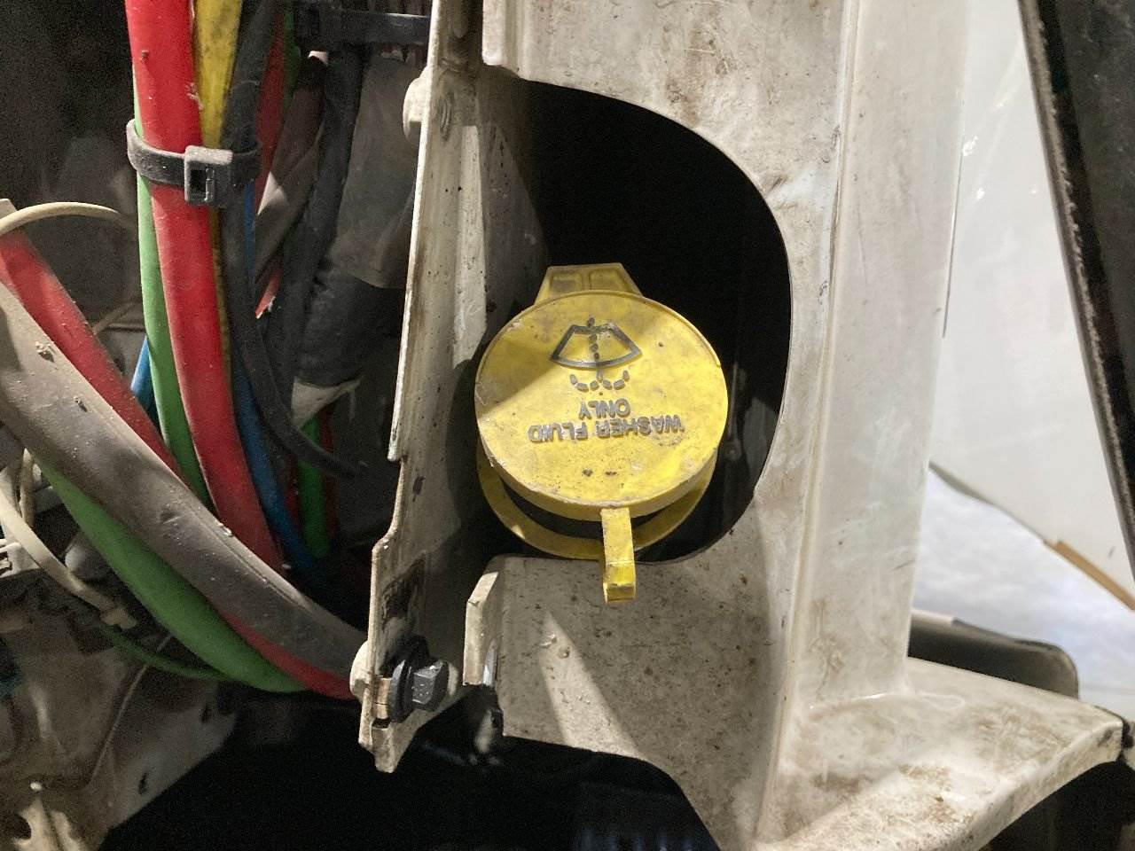 2014 Volvo VNL Windshield Washer Reservoir For Sale Winimac, IN