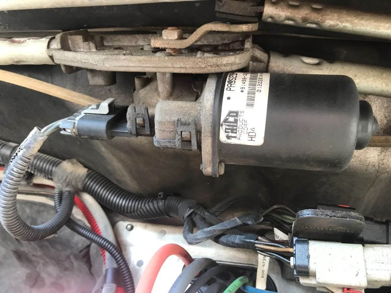 2015 Freightliner Cascadia Windshield Wiper Motor For Sale Kansas
