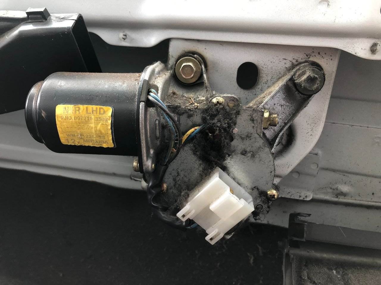 2003 Isuzu NPR Windshield Wiper Motor For Sale Winimac, IN 25275374