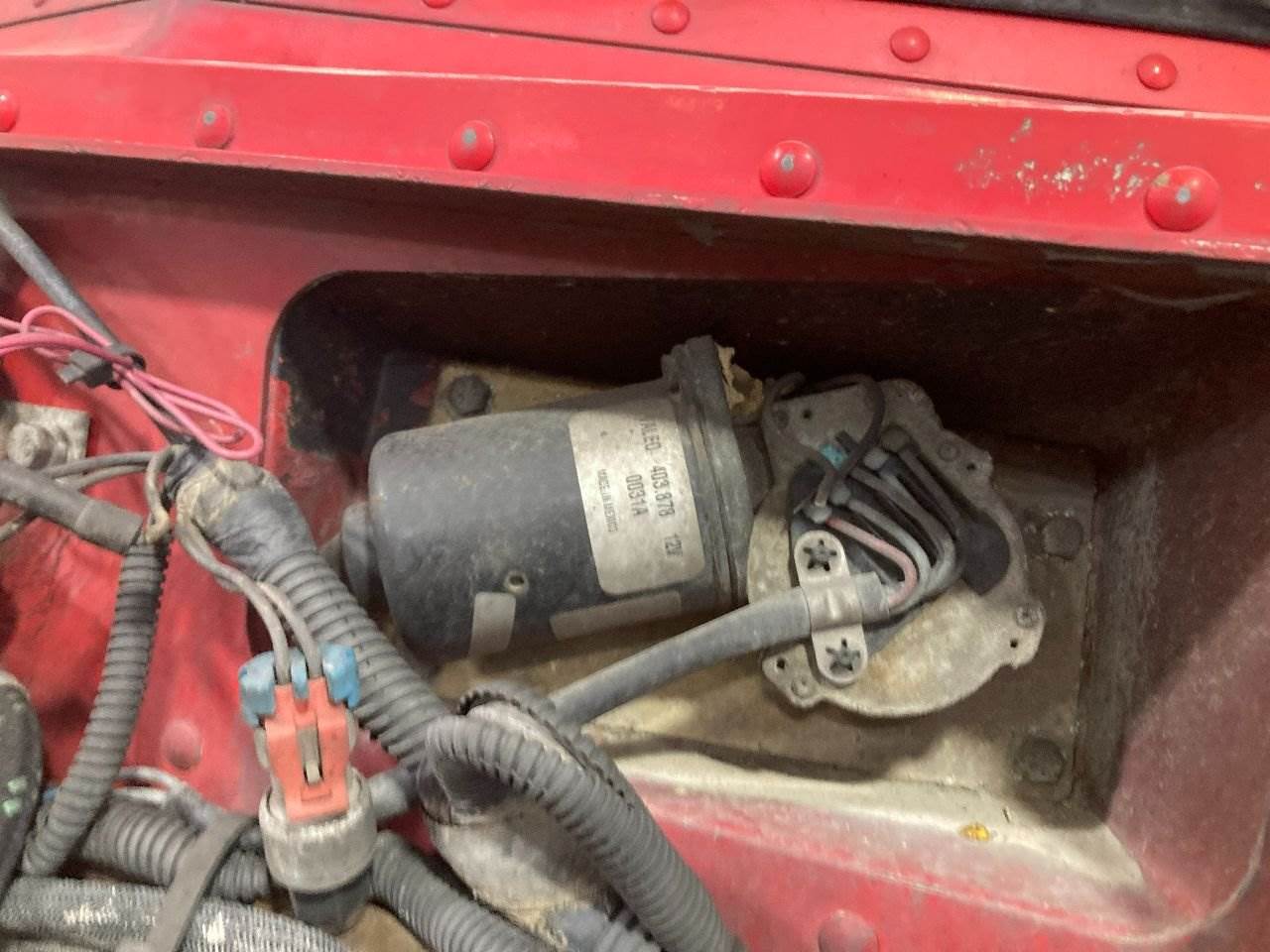 2000 Peterbilt 379 Windshield Wiper Motor For Sale Winimac, IN