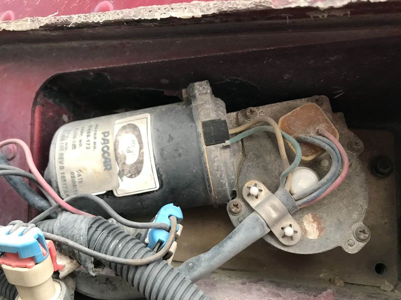 2002 Peterbilt 379 Windshield Wiper Motor For Sale Council Bluffs, IA