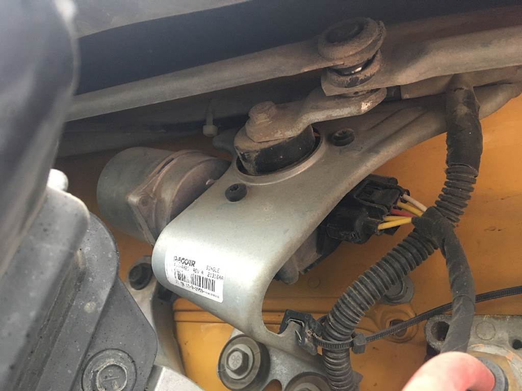 2014 Peterbilt 579 Windshield Wiper Motor For Sale Sioux Falls, SD