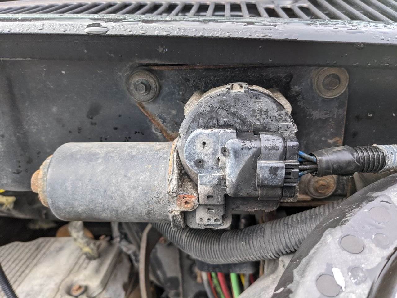2002 Sterling L9522 Windshield Wiper Motor For Sale Des Moines, IA