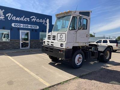 Capacity 143000 Yard Spotter Truck - Cummins, 215HP, 4 Speed Allison Rds Automatic