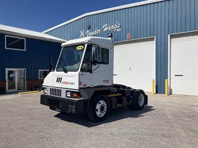 Ottawa T2 Yard Spotter Truck - Cummins, 200HP