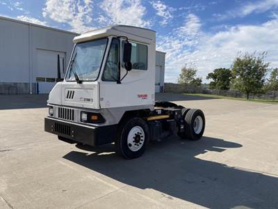Ottawa T2 Yard Spotter Truck - Cummins, 172HP, Automatic