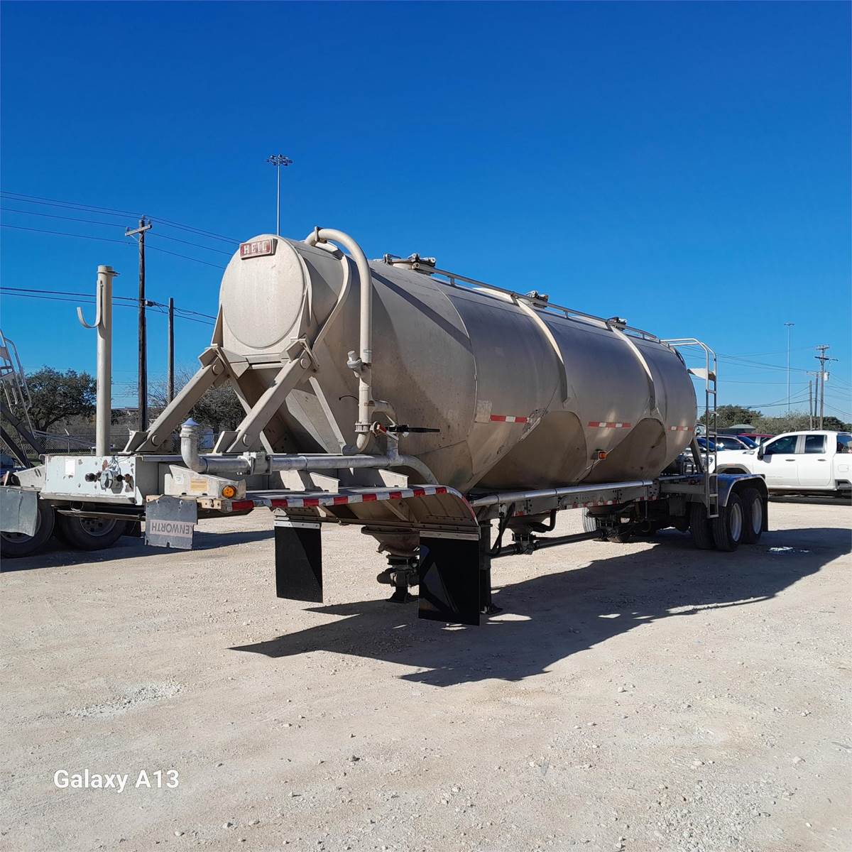 1999 Heil 1040 Dry Bulk / Pneumatic Tank Trailer For Sale Kyle, TX