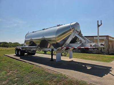 Heil 1040 Cu Ft Tandem Axle Aluminum Dry Bulk / Pneumatic Tank Trailer - Air Ride, Fixed Axle