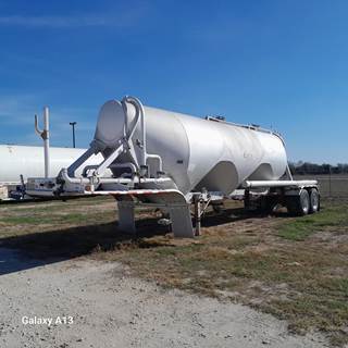 Heil SUPER JET 1040 Dry Bulk / Pneumatic Tank Trailer