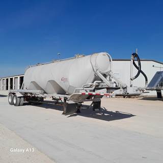 Heil SUPER JET 1040 Dry Bulk / Pneumatic Tank Trailer